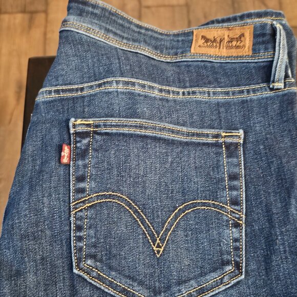 Levi's Women's 18W 580 Straight Leg Jeans - Picture 3 of 5